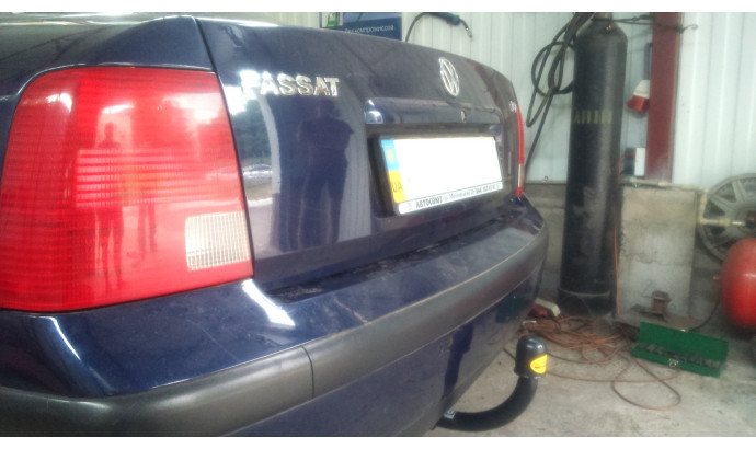 Фаркоп Auto-Hak для автомобіля VOLKSWAGEN PASSAT Kombi, (B5), ne Quattro 1996-2005 K34