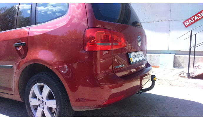 Фаркоп Auto-Hak для автомобіля VOLKSWAGEN TOURAN 5 двер., VAN 2003-2015 K41