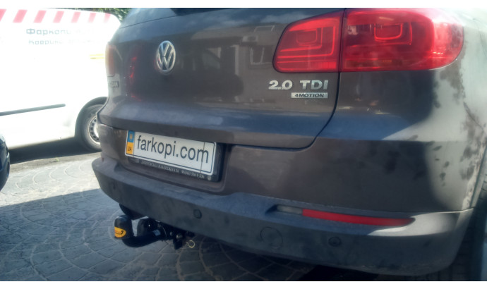 Фаркоп Auto-Hak для автомобіля VOLKSWAGEN TIGUAN 5 двер., VAN 2007-2015 K51