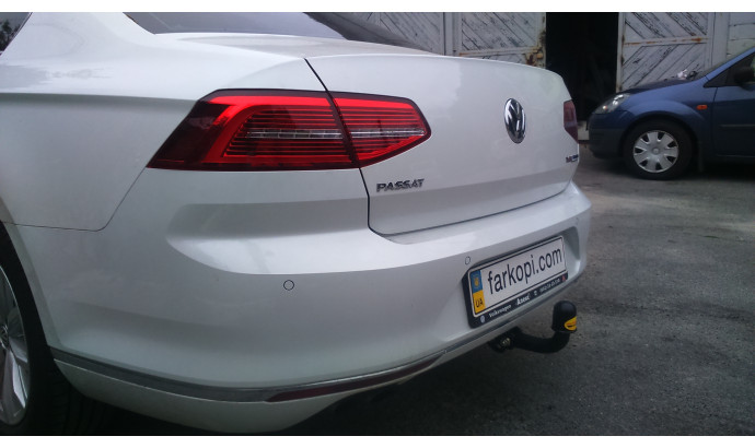 Фаркоп Auto-Hak для автомобіля VOLKSWAGEN PASSAT (B8) 4 двер., Kombi 2014+ K62
