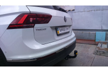 Фаркоп Auto-Hak для автомобіля VOLKSWAGEN TIGUAN 5 двер., VAN 2016+ K66